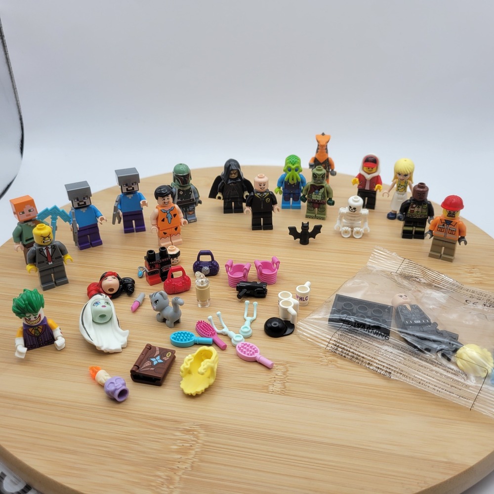 Lego Mini Figures Lot of 17 Star Wars Minecraft Fred Flintstone Accessories